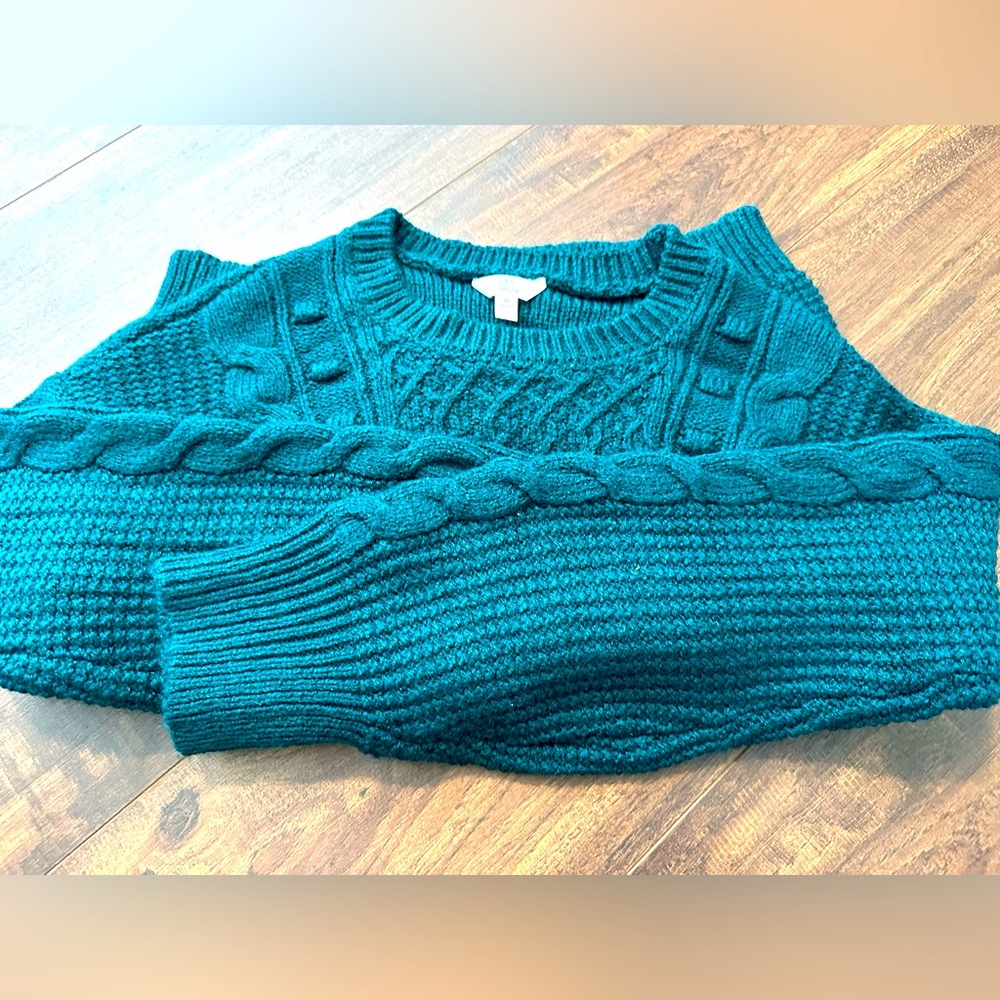 Time and Tru Sweater